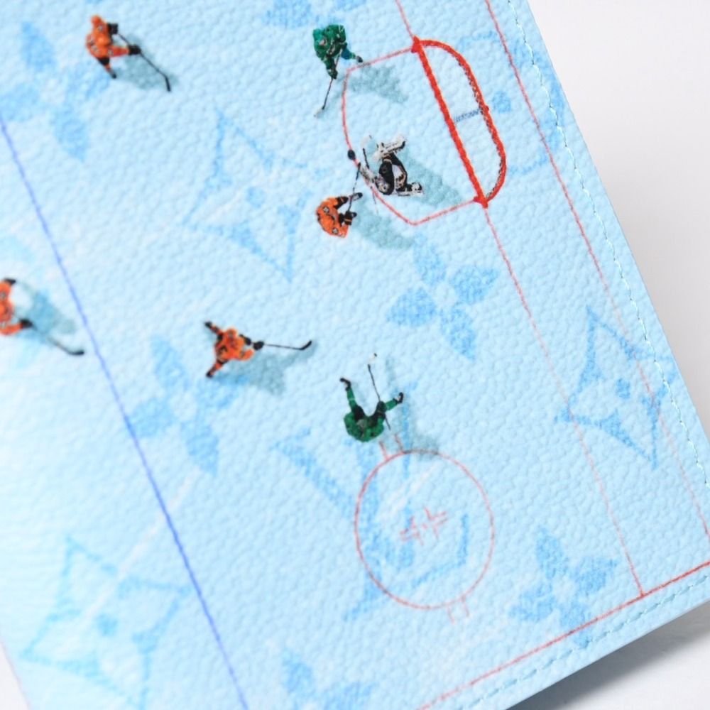Louis Vuitton Couverture Passport Cover Monogram Blue Hockey — view 7