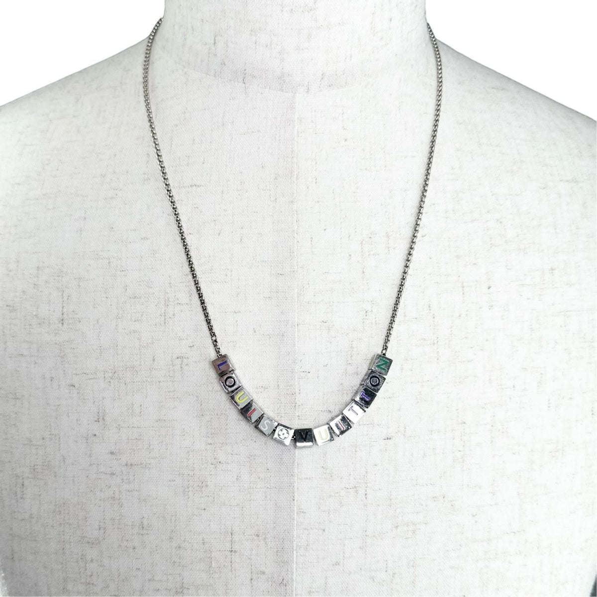 Louis Vuitton Collier LV Playit Metal Silver Necklace — view 3