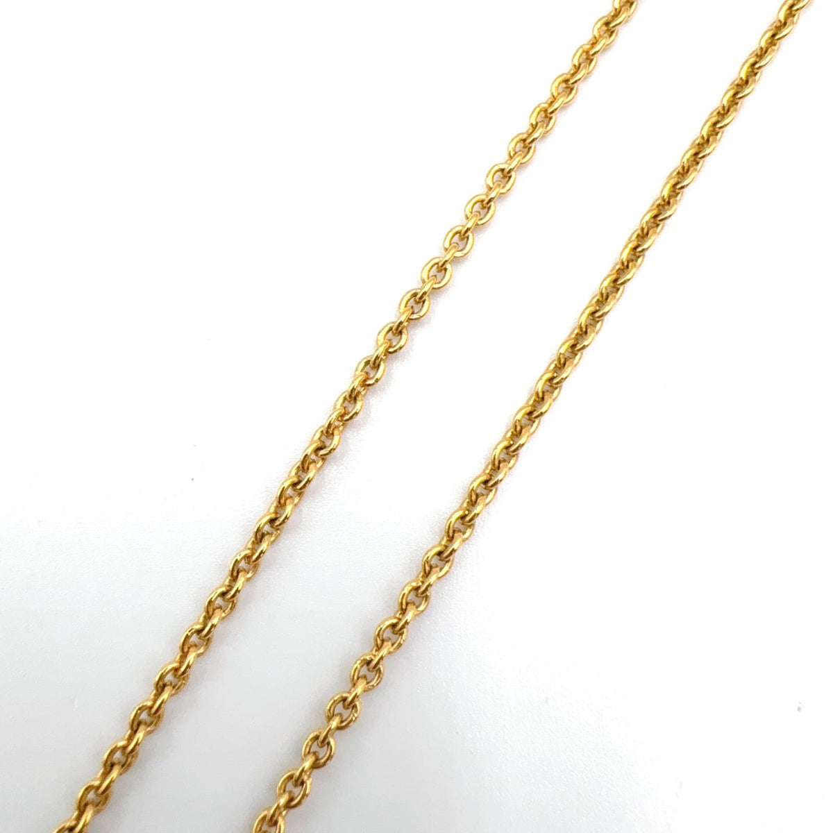Louis Vuitton Essential V Metal Gold Necklace — view 6