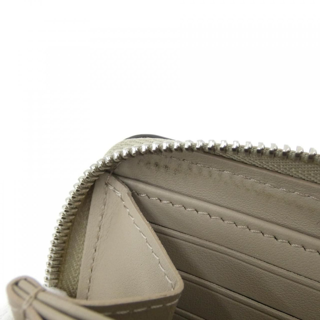 Louis Vuitton Mahina Zippy Wallet — view 5