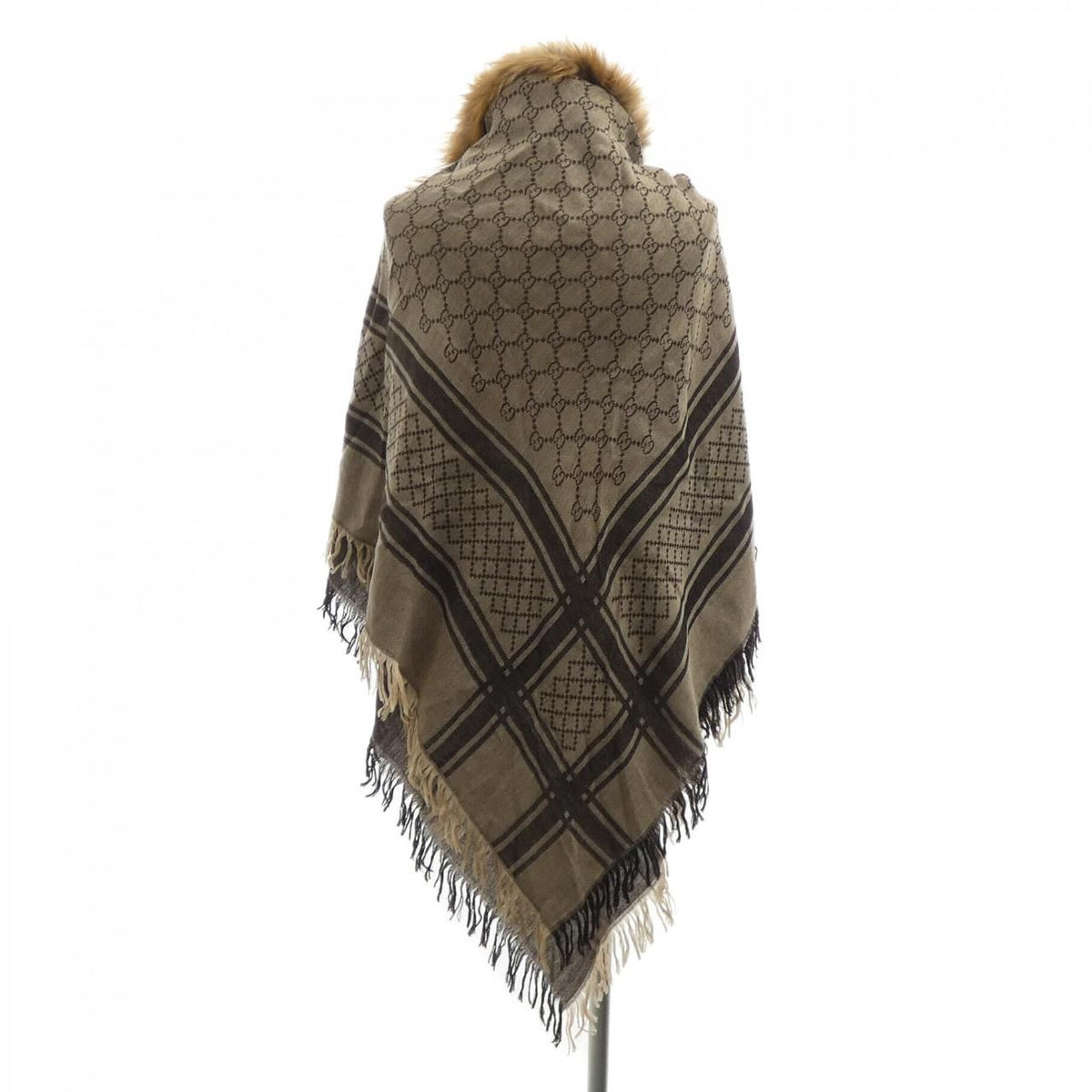 Gucci Stole Scarf Beige — view 2