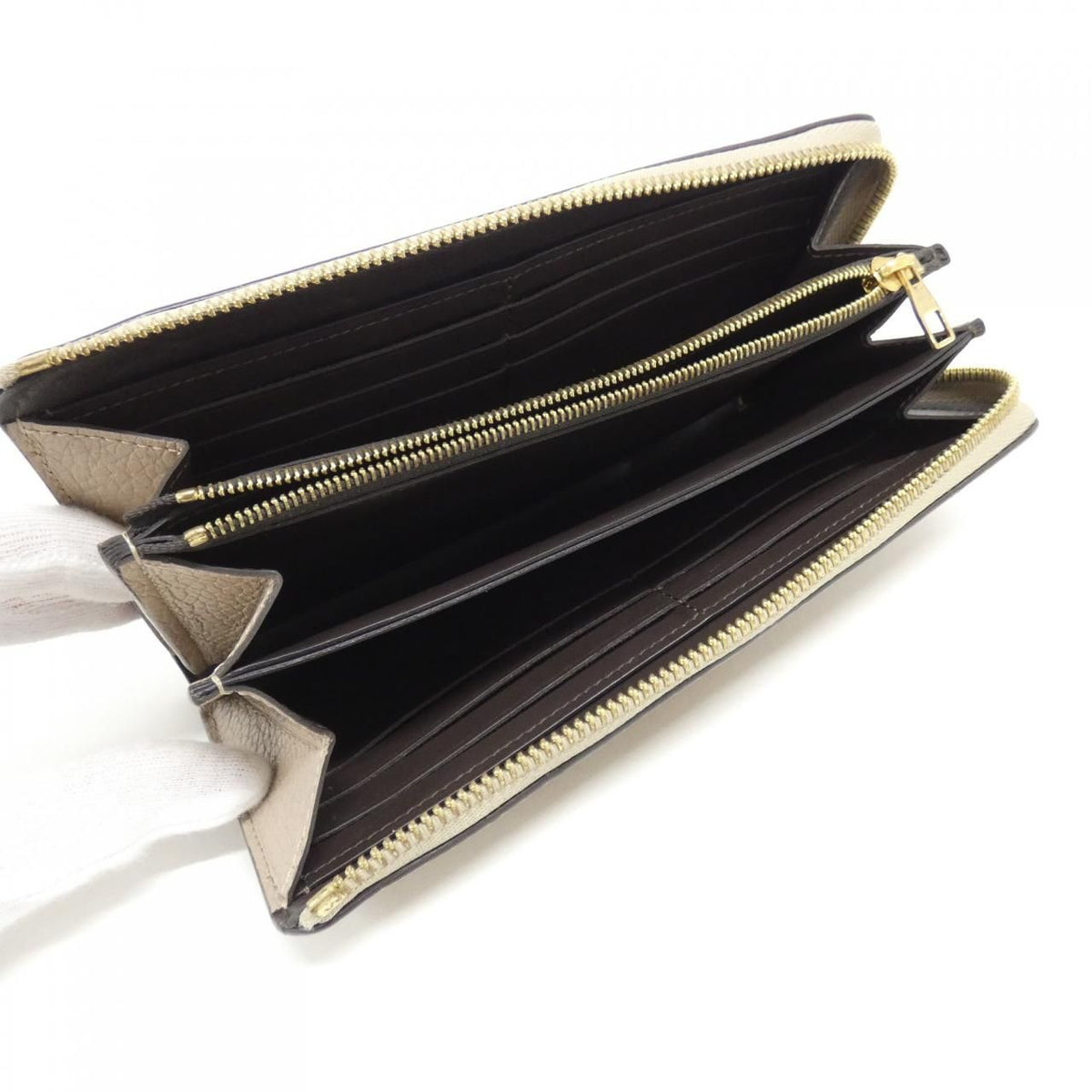 Louis Vuitton Taurillon Portefeuille Comet Wallet — view 7