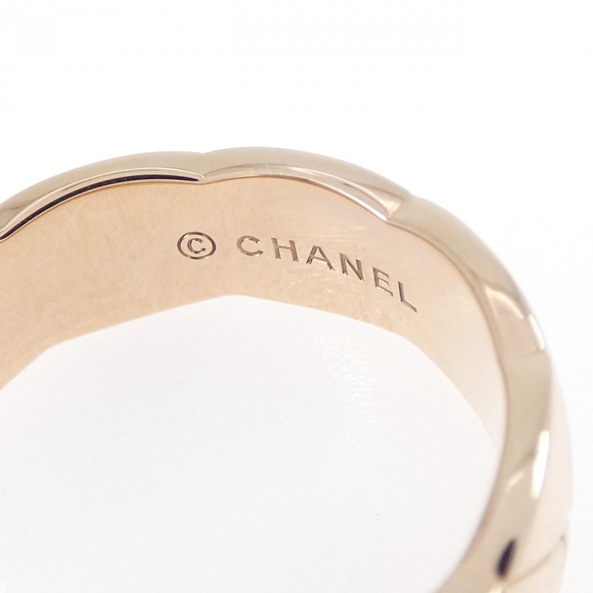 Chanel Coco Crush Medium Ring — view 4