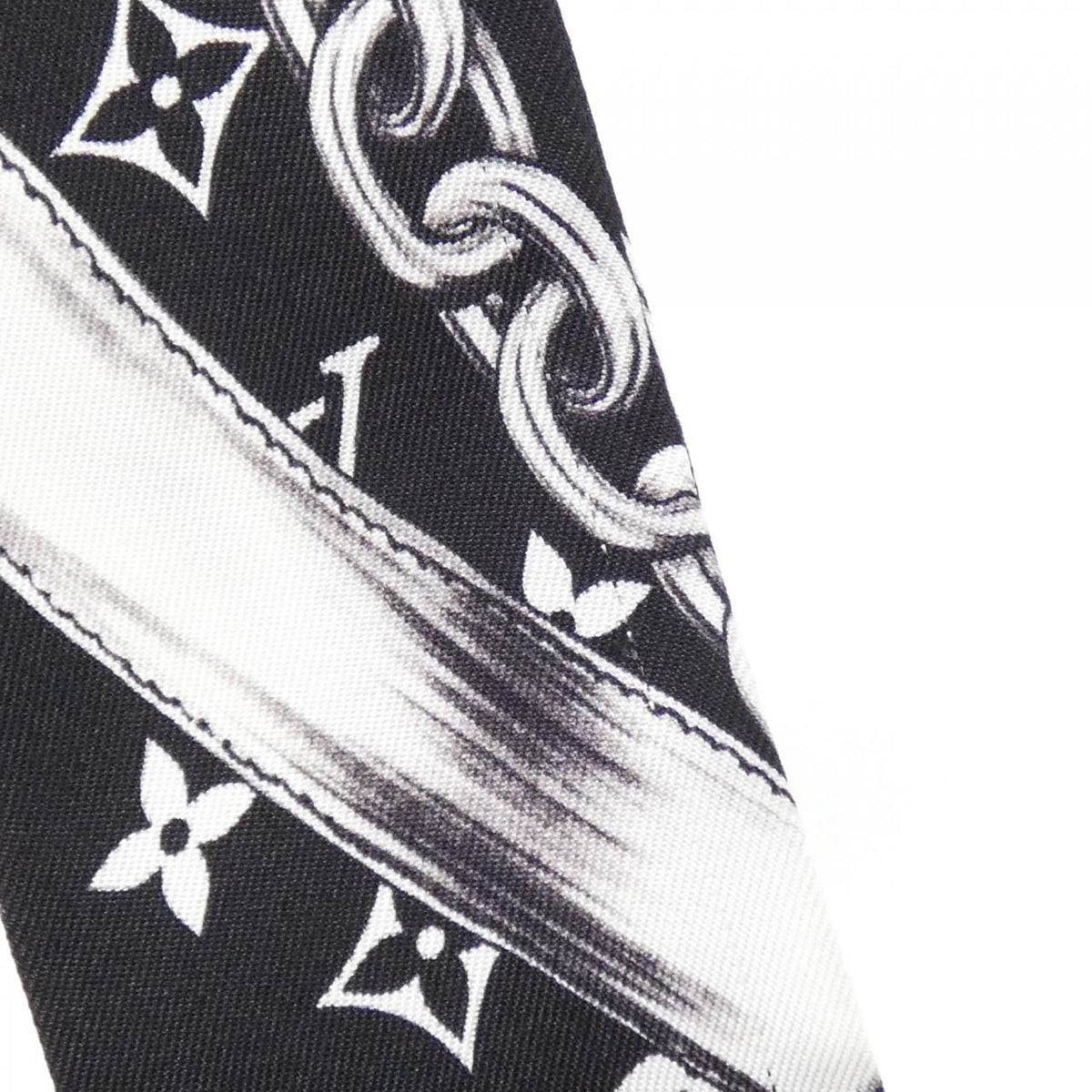 Louis Vuitton Bandeau BB Blooming Scarf — view 5