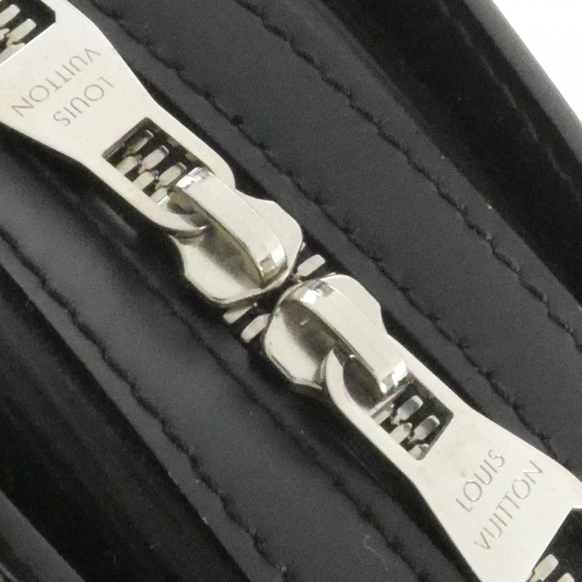 Louis Vuitton Epi Bassano MM Bag — view 6