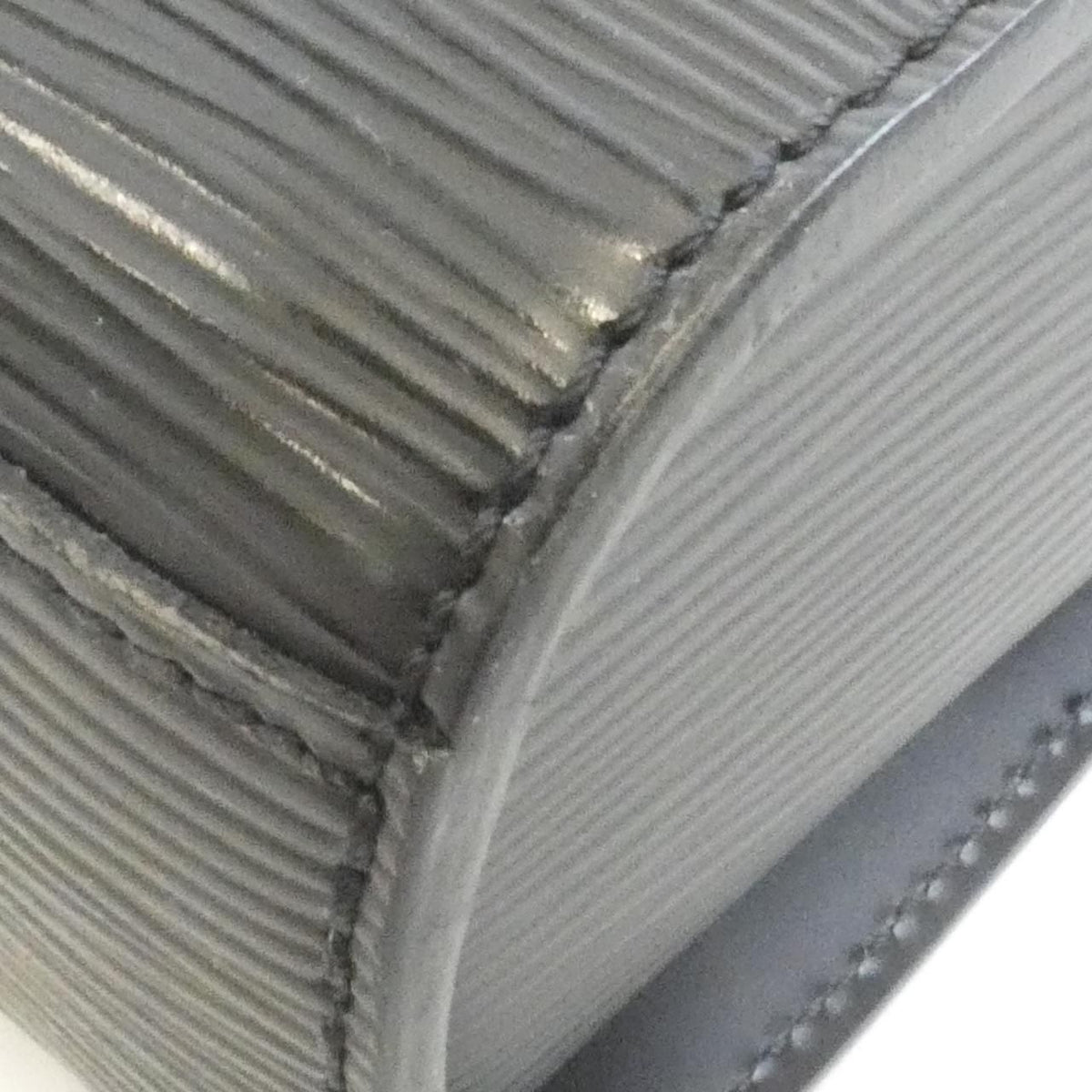 Louis Vuitton Epi Bassano MM Bag — view 3
