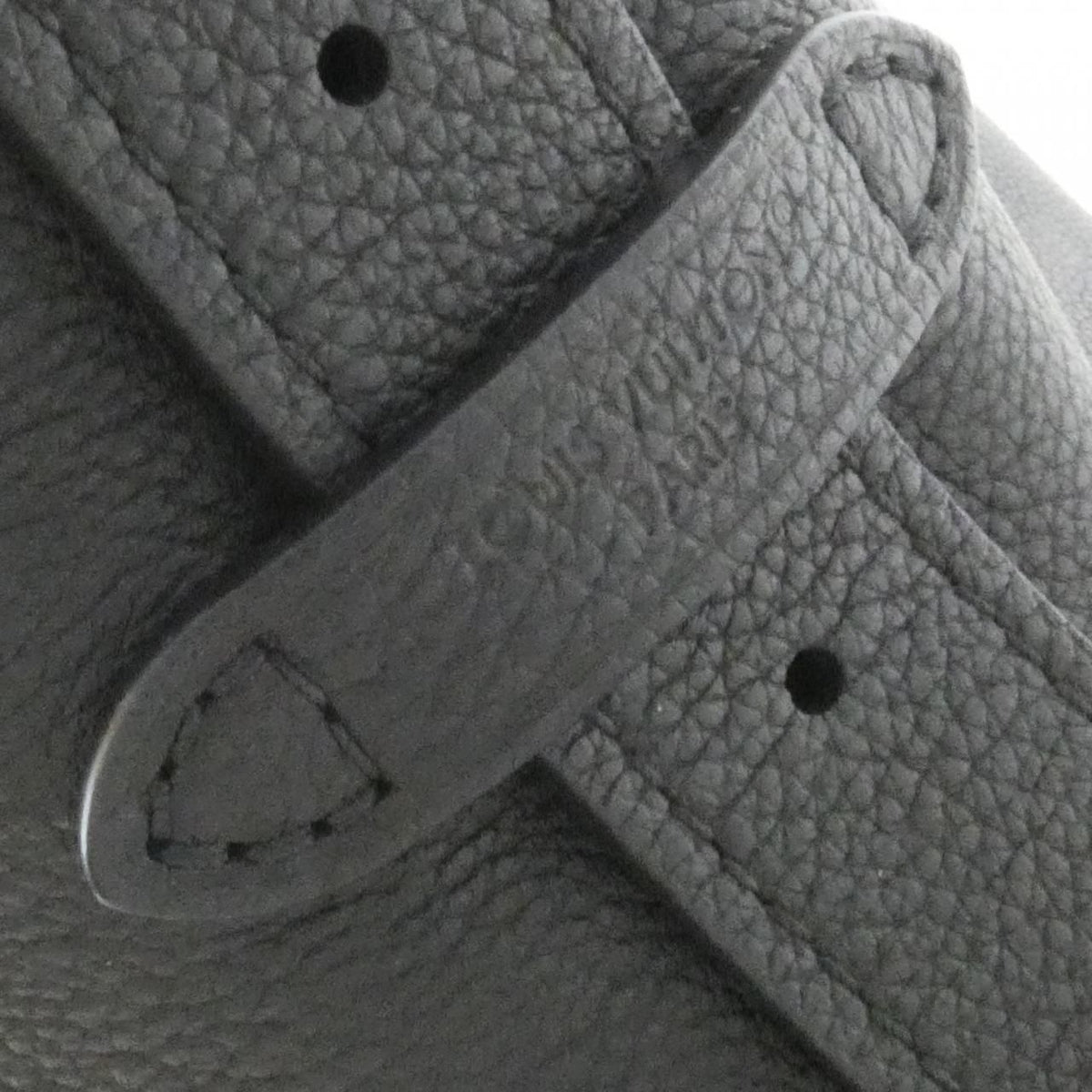 Louis Vuitton Lowkey Hobo MM Shoulder Bag — view 4