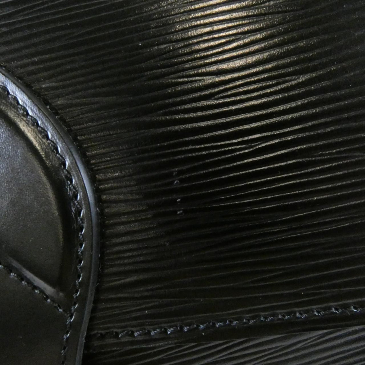 Louis Vuitton Epi Cartouchiere Shoulder Bag — view 4