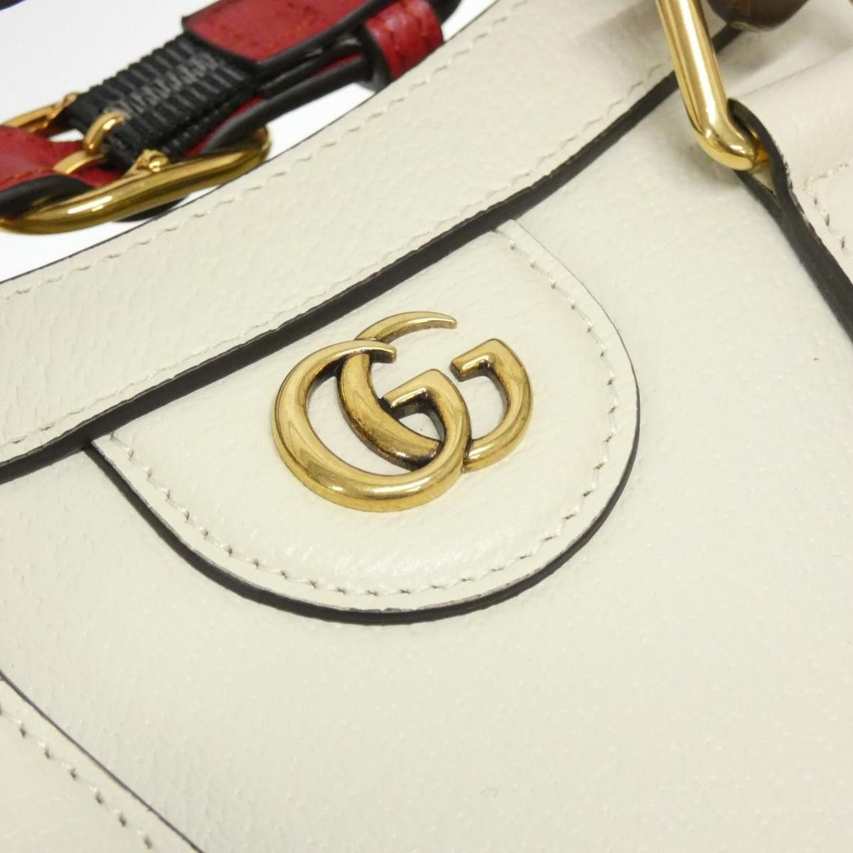 Gucci Diana Bag Handbag White — view 5