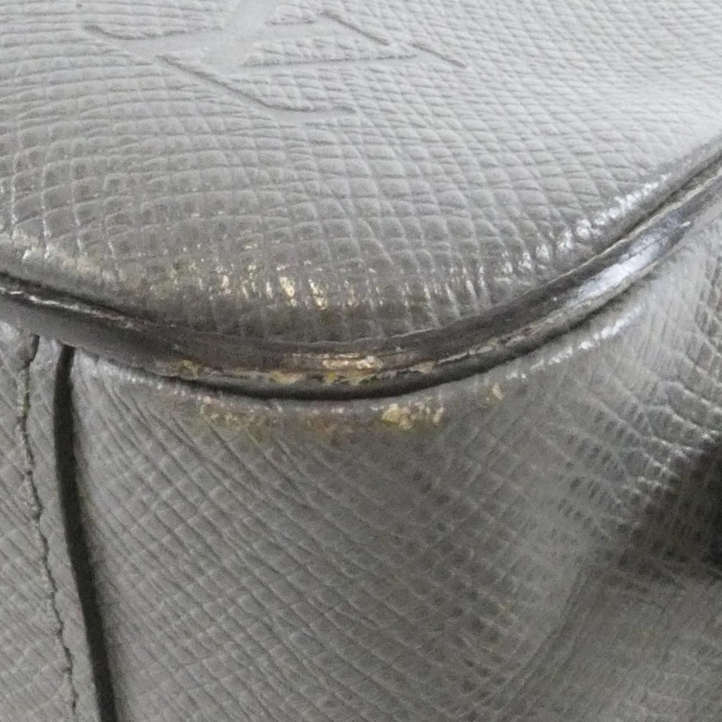 Louis Vuitton Taiga Neo Pavel Second Bag — view 3