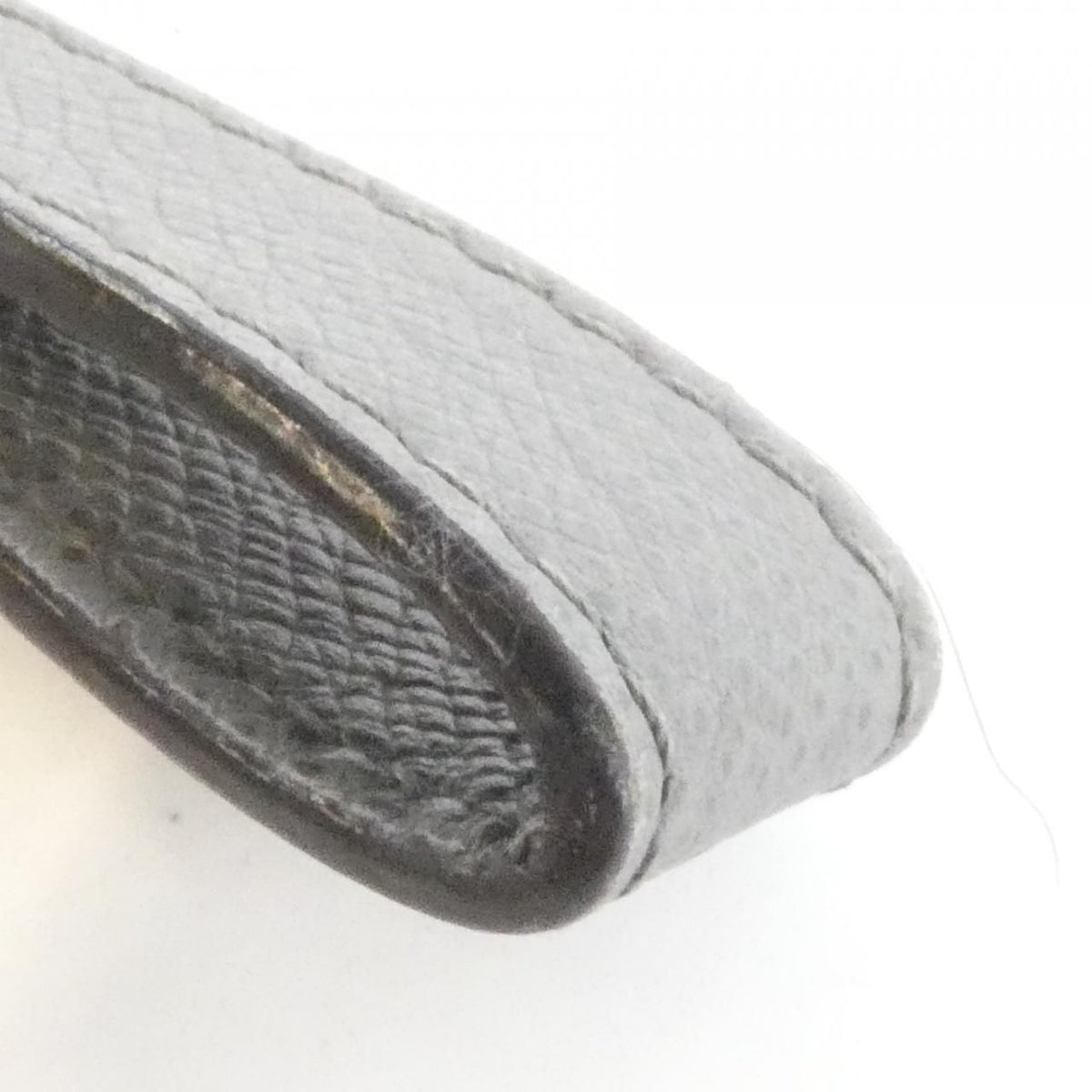 Louis Vuitton Taiga Neo Pavel Second Bag — view 8