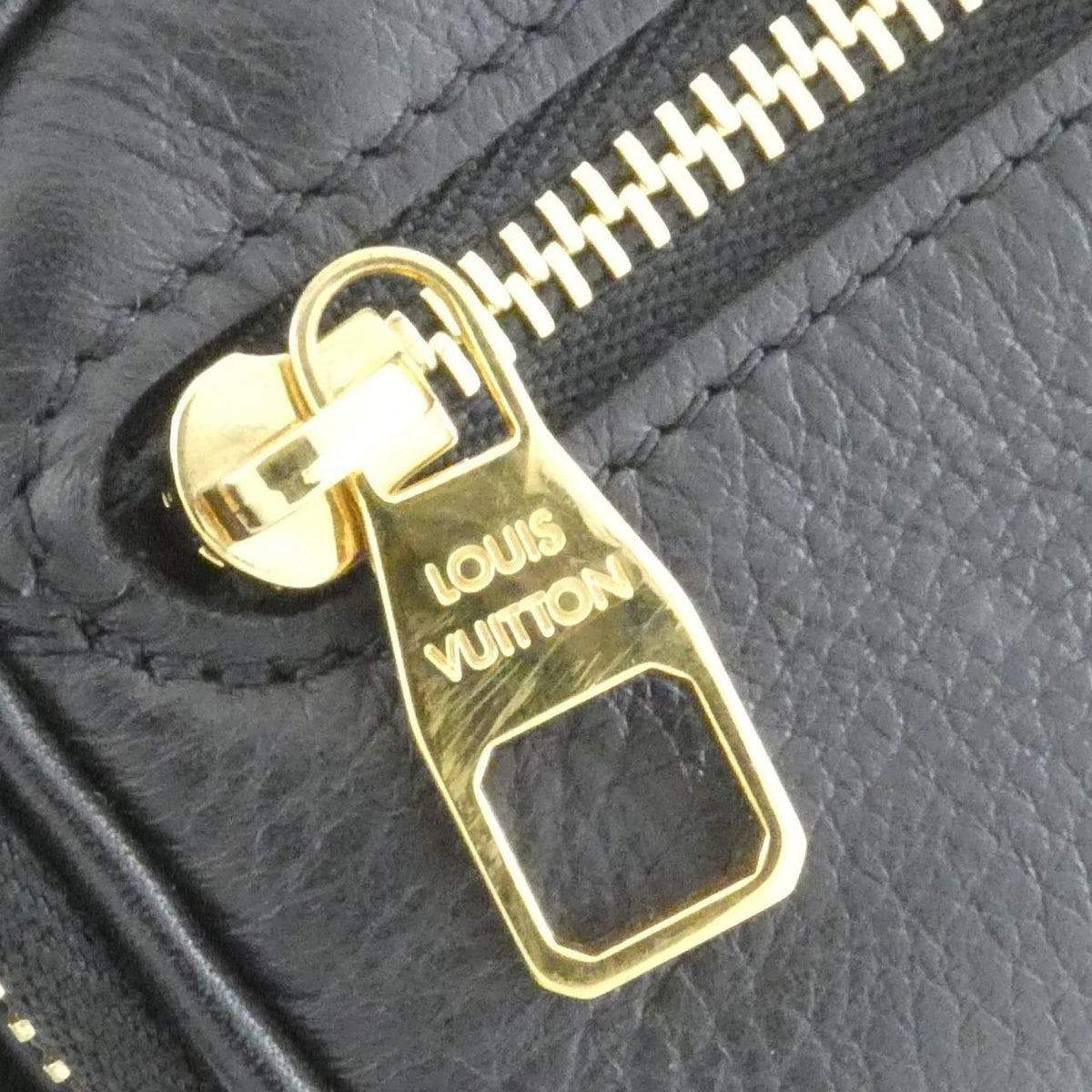 Louis Vuitton Utility Crossbody Shoulder Bag — view 6
