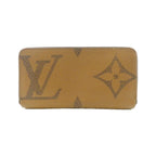 Louis Vuitton Monogram Giant Zippy Wallet