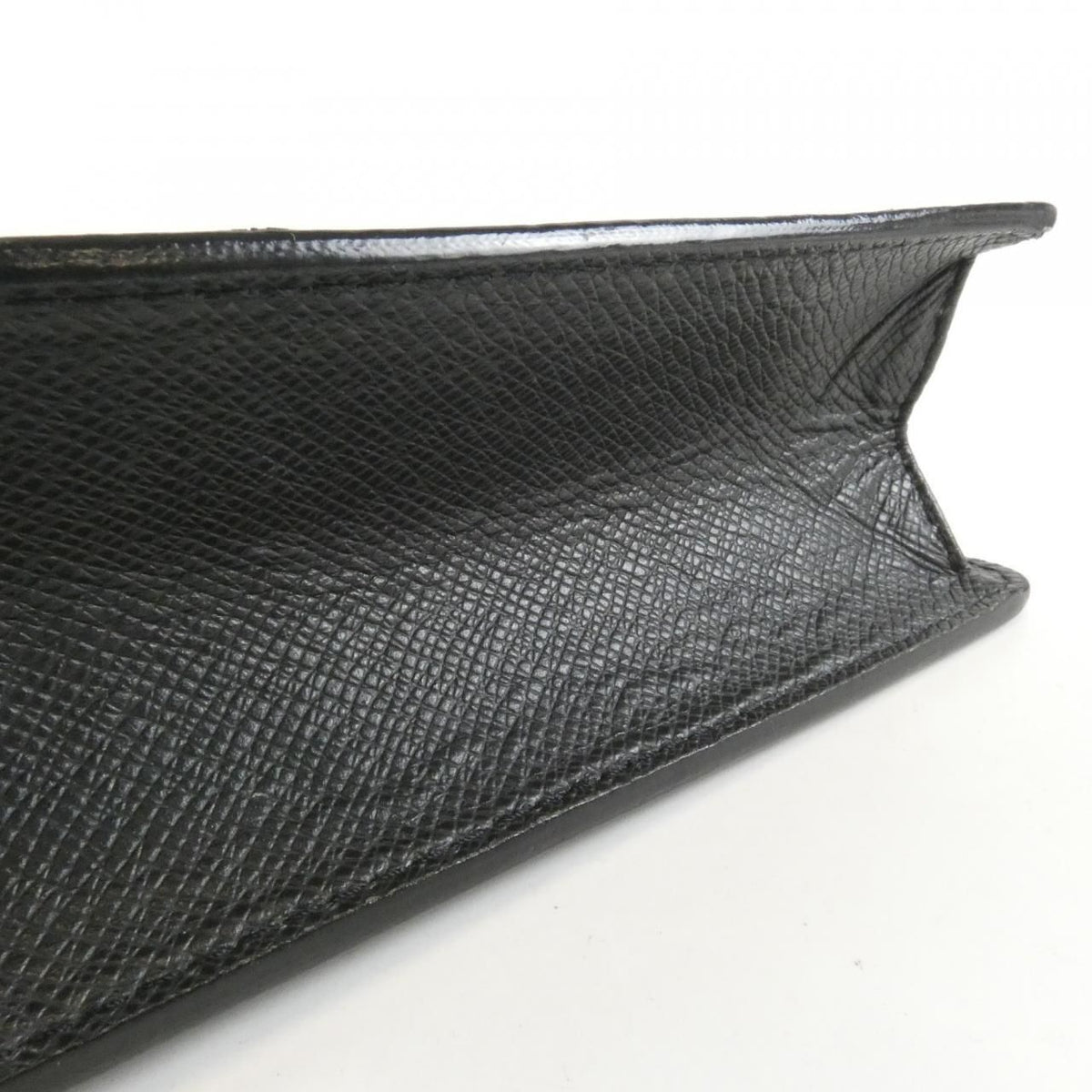 Louis Vuitton Taiga Pochette Kurgan Shoulder Bag — view 4