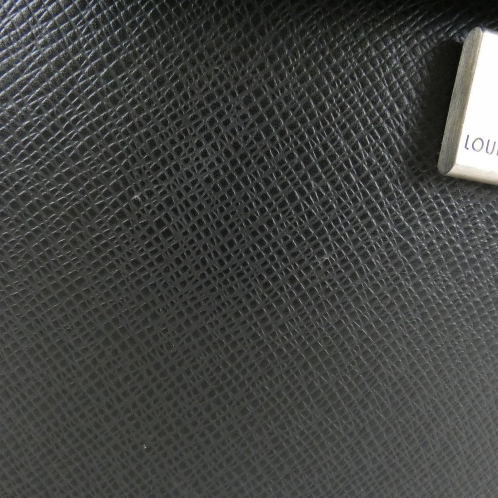 Louis Vuitton Taiga Pochette Kurgan Shoulder Bag — view 6