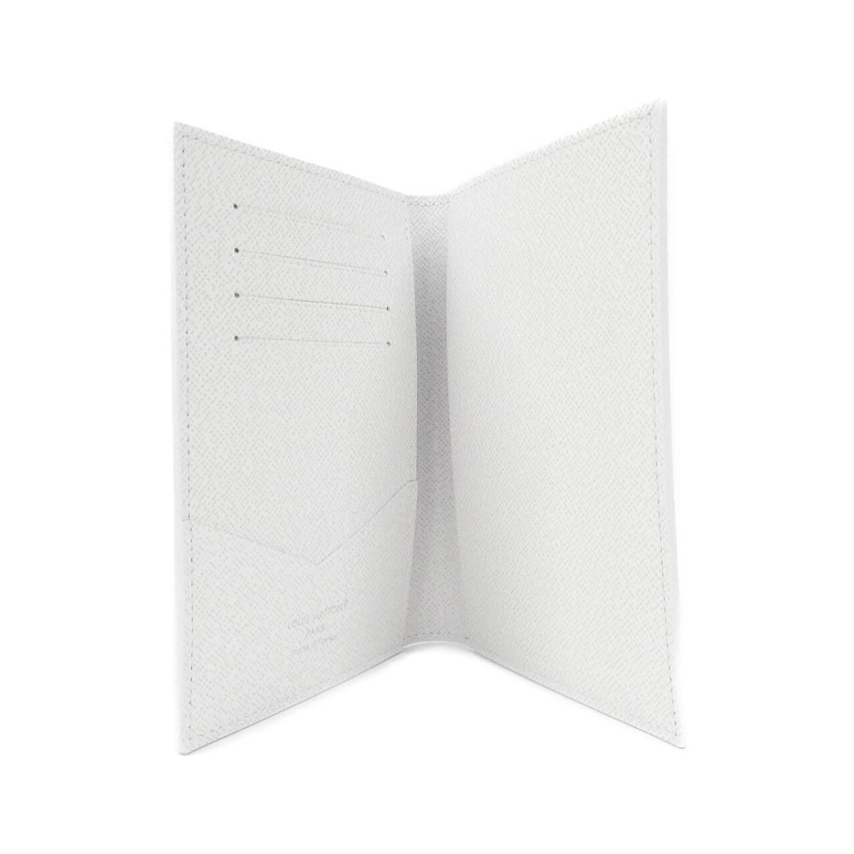 Louis Vuitton Monogram Couverture Passport Cover — view 3