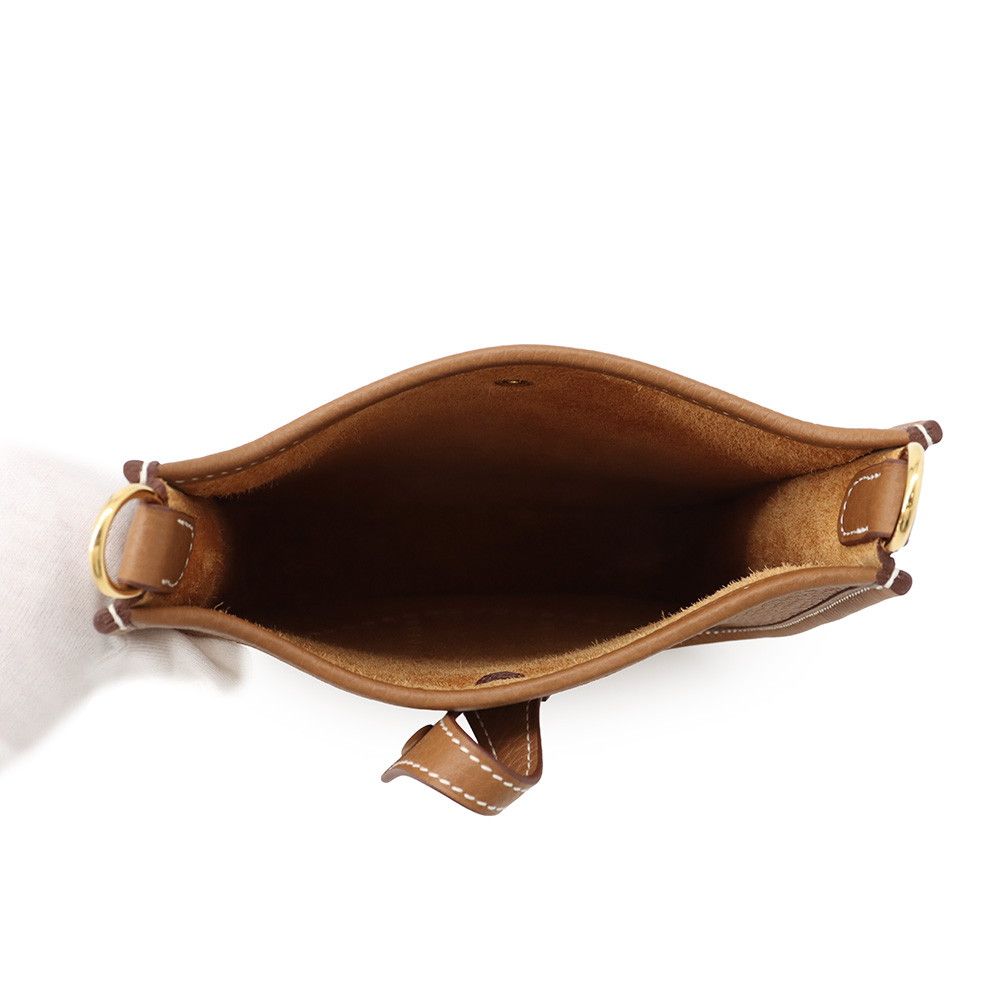 Hermes Shoulder Bag Evelyne TPM 1 Amazone Gold Taurillon Clemence — view 5