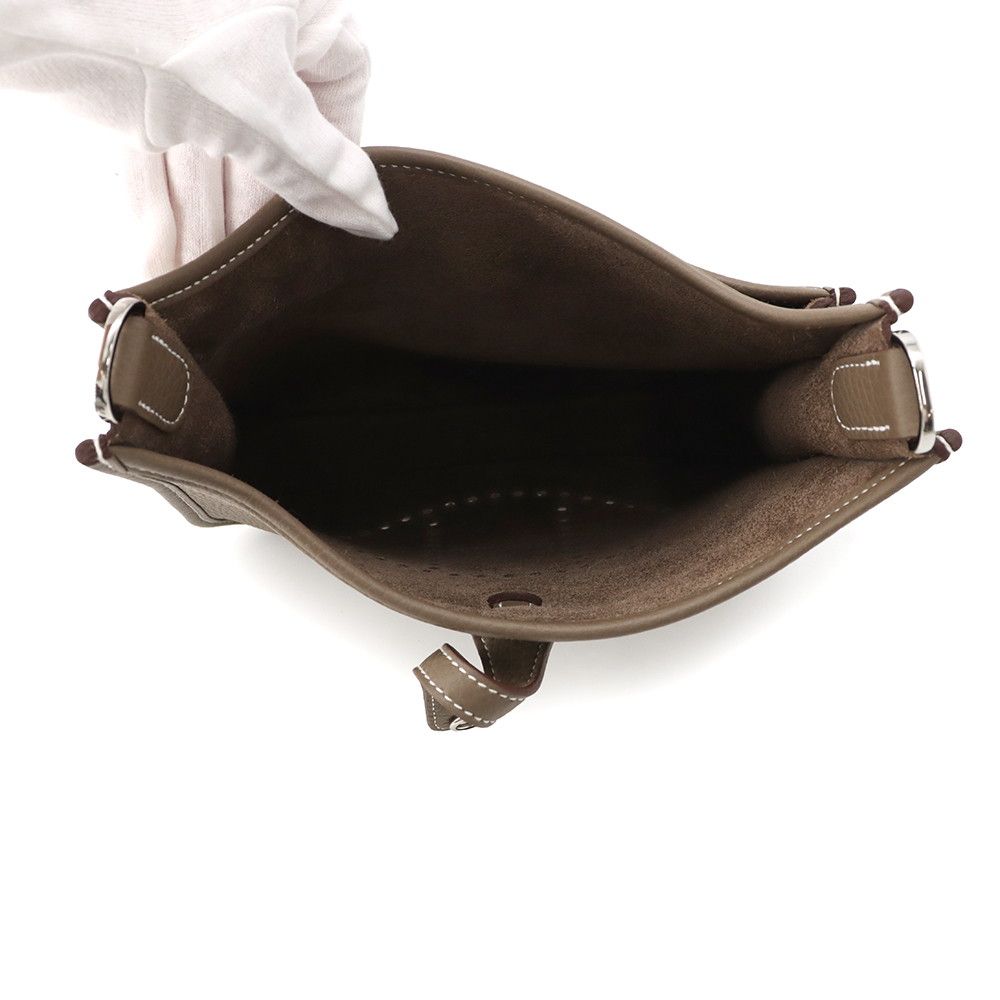 Hermes Shoulder Bag Evelyne 3 23 Etoupe Silver Taurillon Clemence — view 4