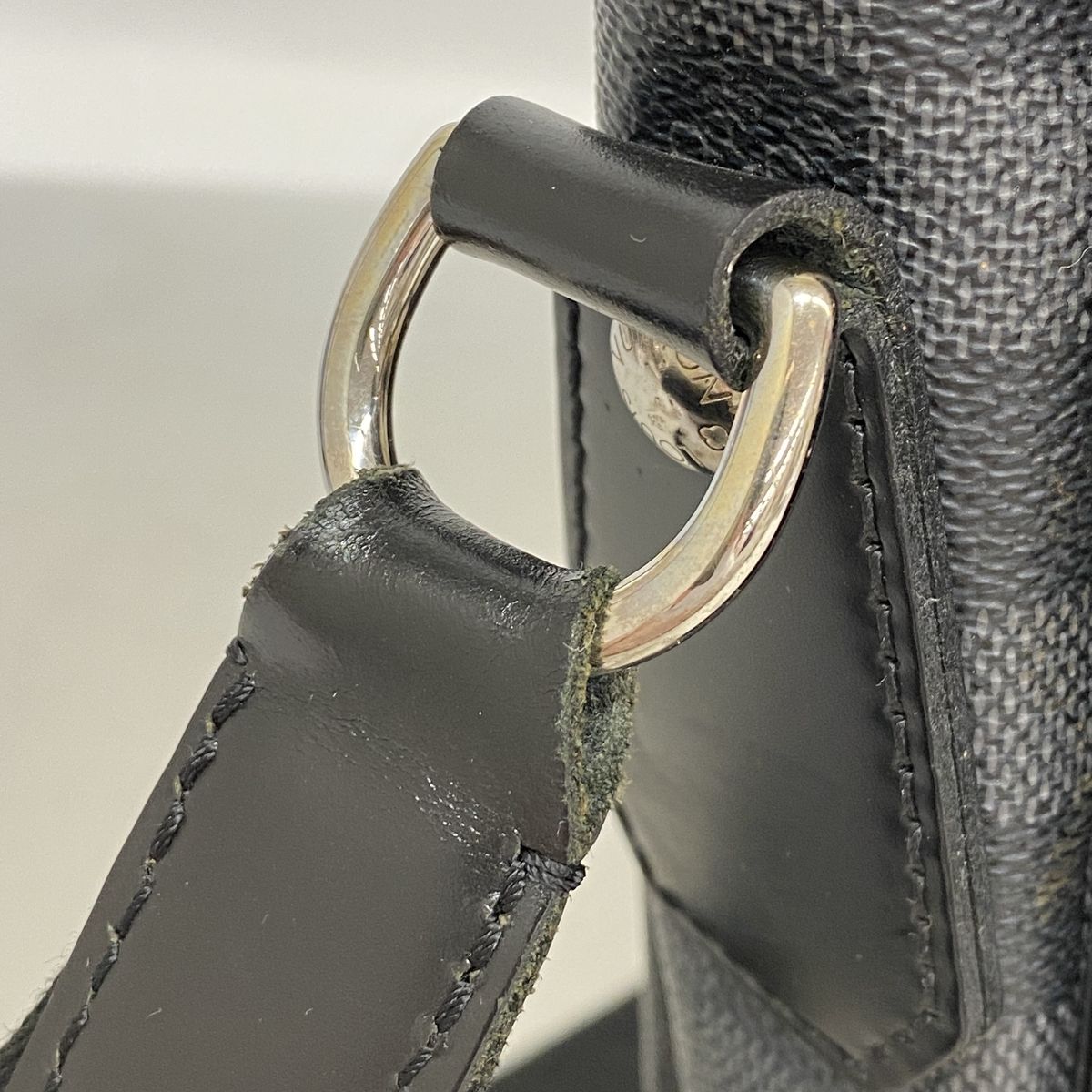 Louis Vuitton Shoulder Bag Damier Graphite Daniel MM Black Gray — view 7