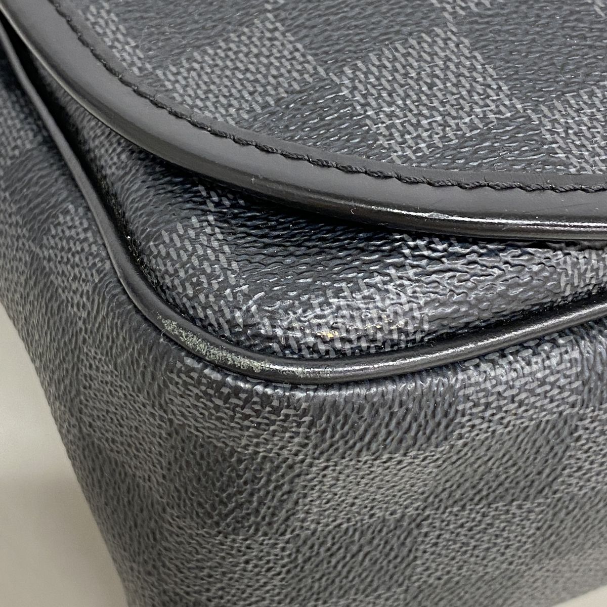 Louis Vuitton Shoulder Bag Damier Graphite Daniel MM Black Gray — view 6