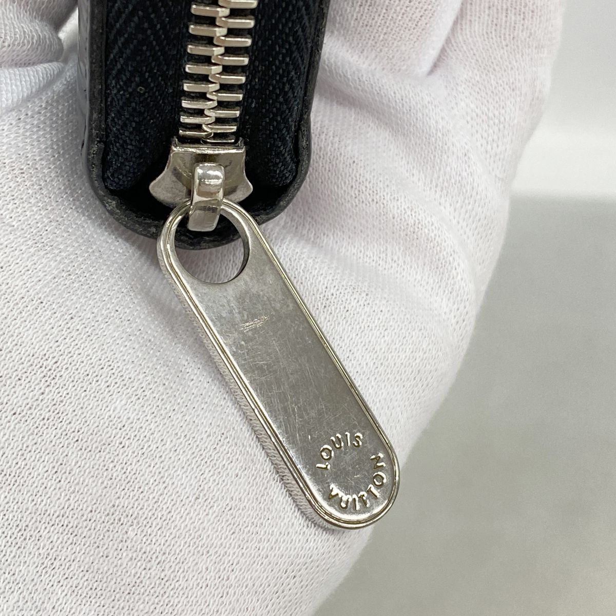 Louis Vuitton Wallet Epi Zippy Noir — view 7