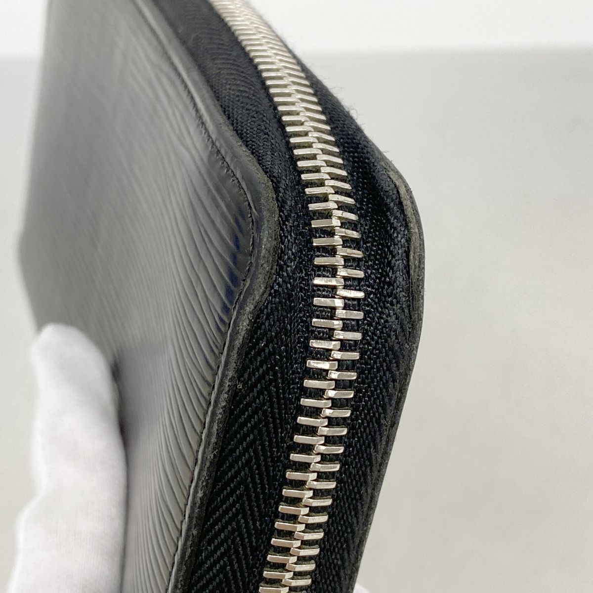 Louis Vuitton Wallet Epi Zippy Noir — view 5