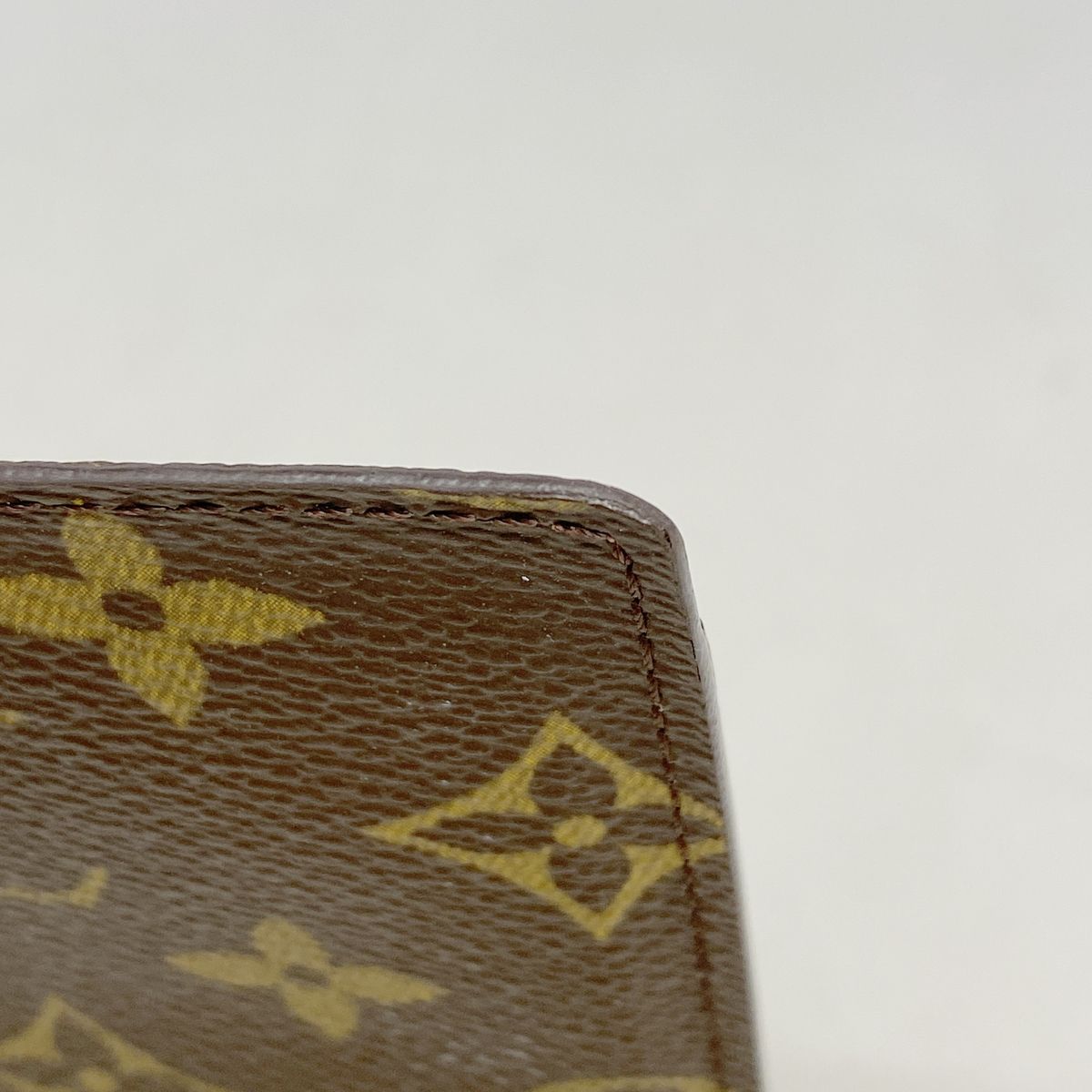 Louis Vuitton Passport Case Monogram Couverture Brown — view 5