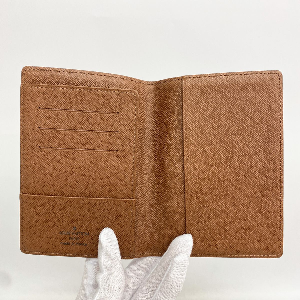 Louis Vuitton Passport Case Monogram Couverture Brown — view 3
