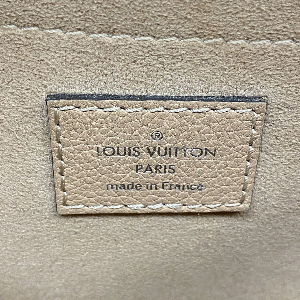 Louis Vuitton Shoulder Bag My Lockme BB Beige — view 5