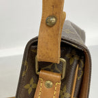 Louis Vuitton Shoulder Bag Monogram Cartouchiere GM Brown — view 8