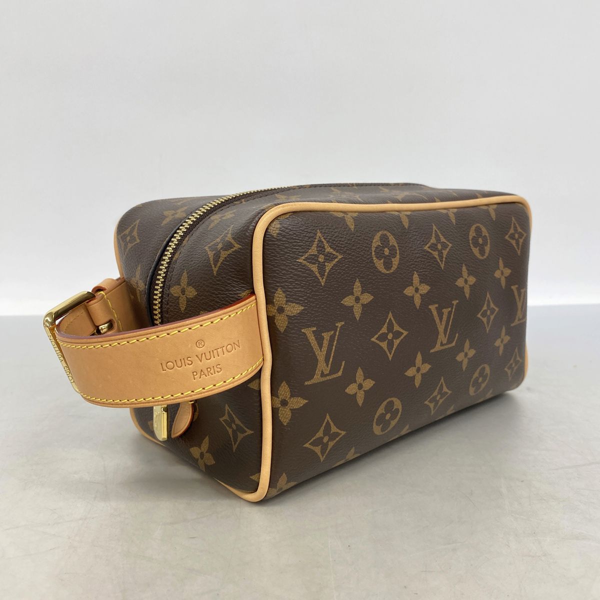 Louis Vuitton Clutch Monogram Rocker Dopp Kit Brown — view 2