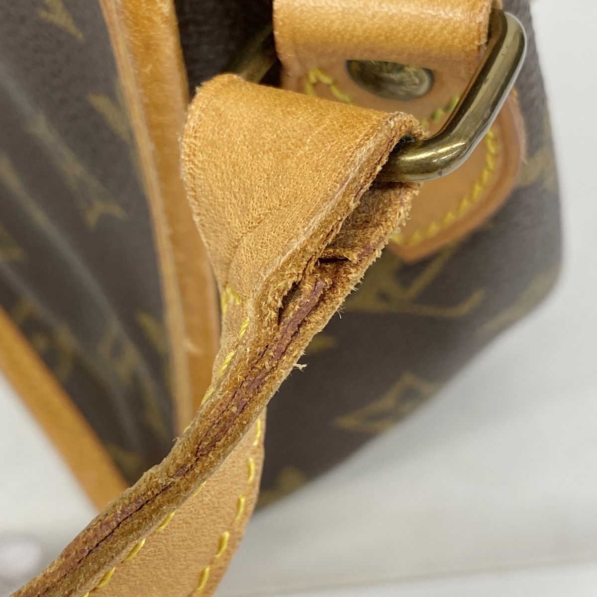 Louis Vuitton Shoulder Bag Monogram Gibeciere MM Brown — view 8