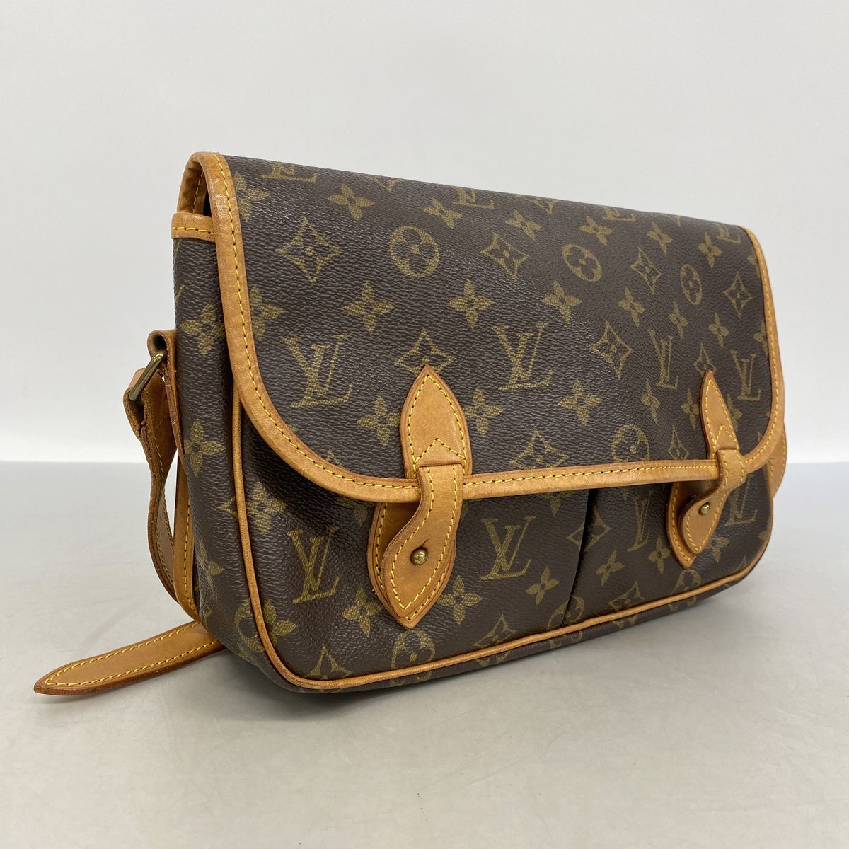Louis Vuitton Shoulder Bag Monogram Gibeciere MM Brown — view 2