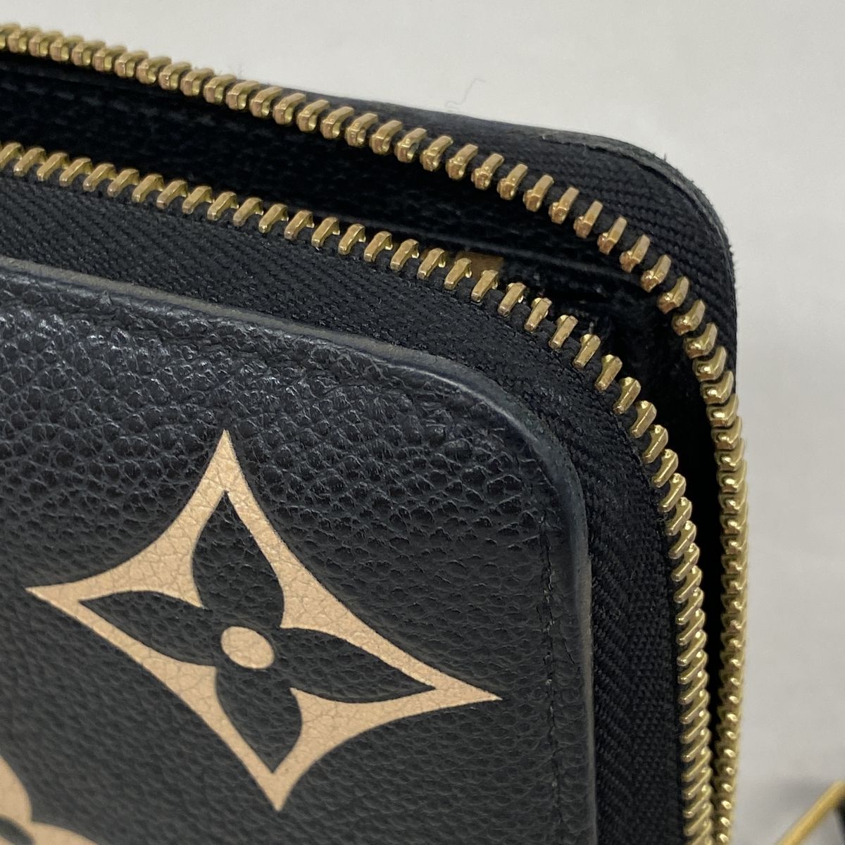 Louis Vuitton Wallet Monogram Empreinte Bicolor Zippy Black Beige — view 7