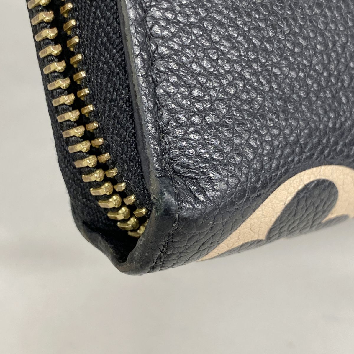 Louis Vuitton Wallet Monogram Empreinte Bicolor Zippy Black Beige — view 6