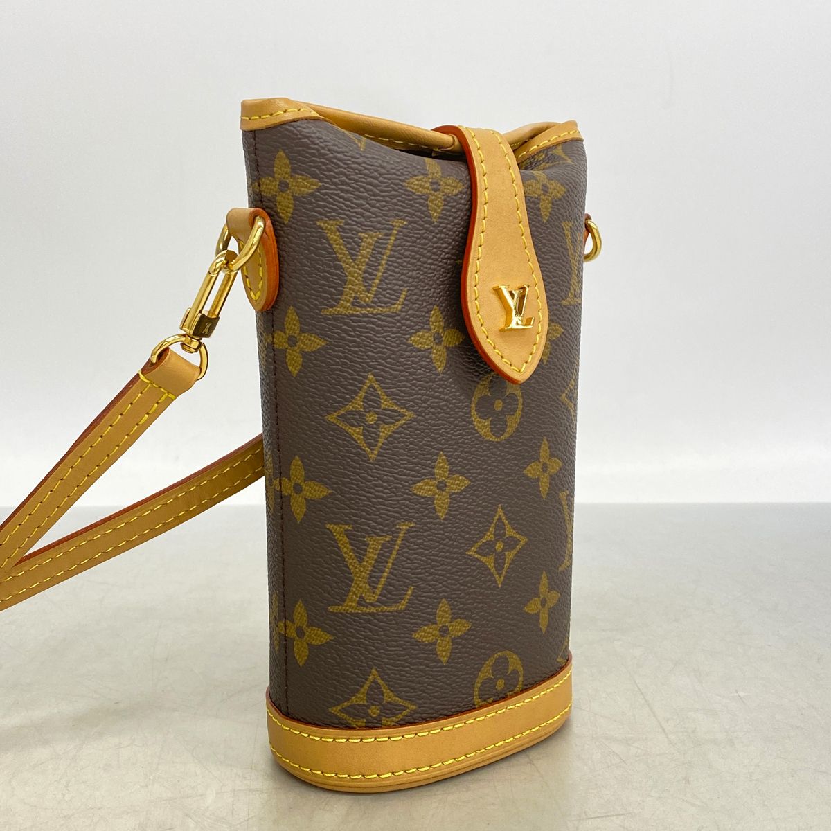 Louis Vuitton Shoulder Bag Monogram Fold Me Pouch Brown — view 2