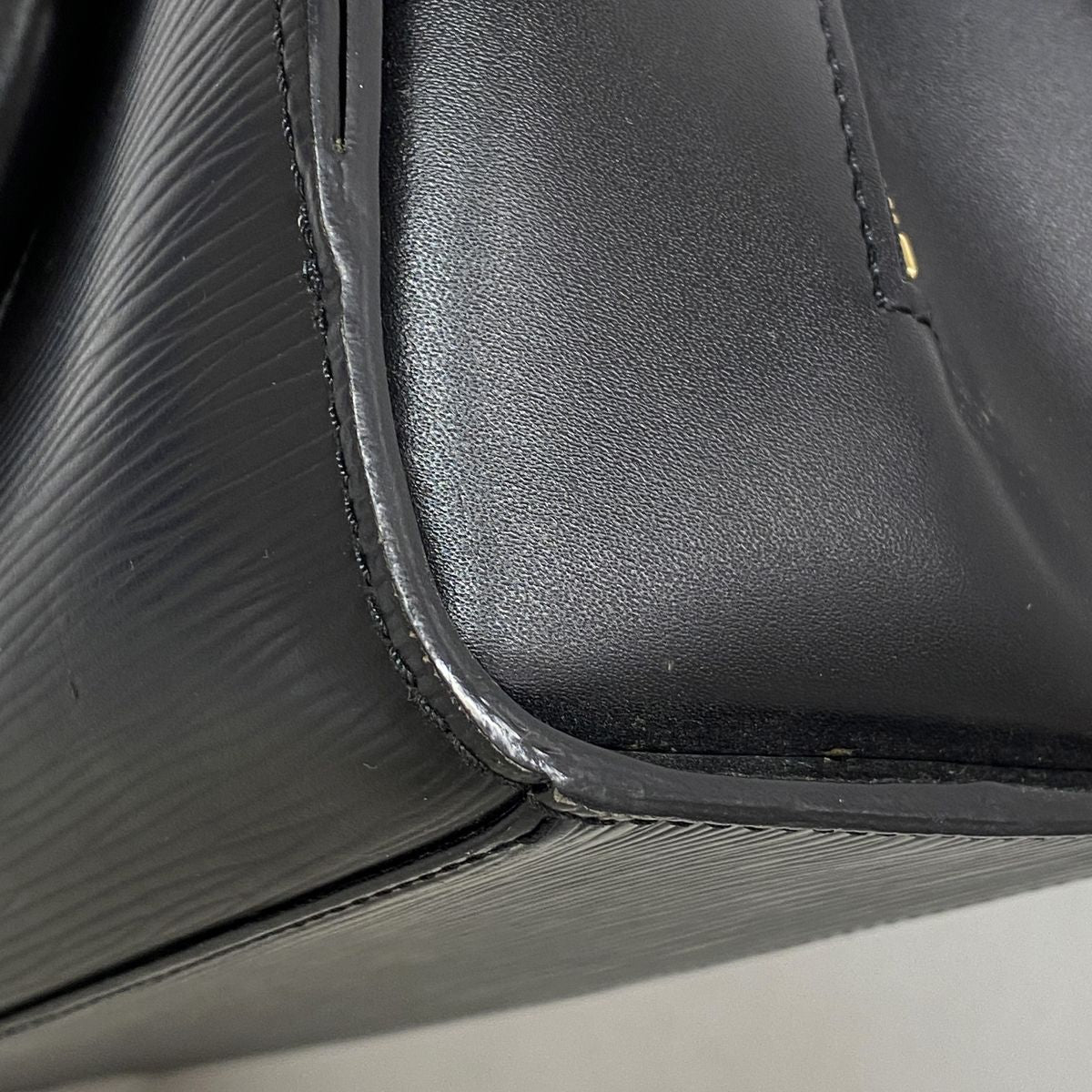 Louis Vuitton Handbag Epi Pont Neuf Noir — view 6