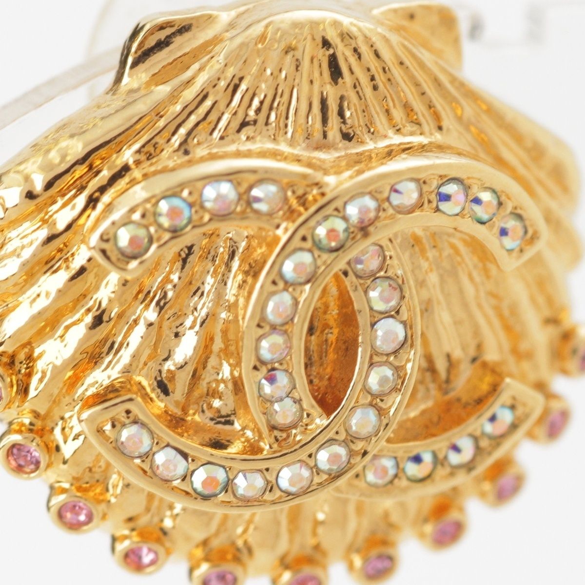 Chanel Rhinestone Shell CC Logo Earrings Gold — view 4