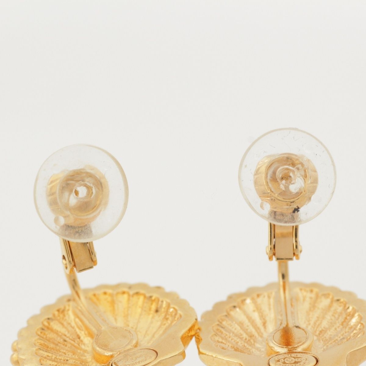 Chanel Rhinestone Shell CC Logo Earrings Gold — view 6