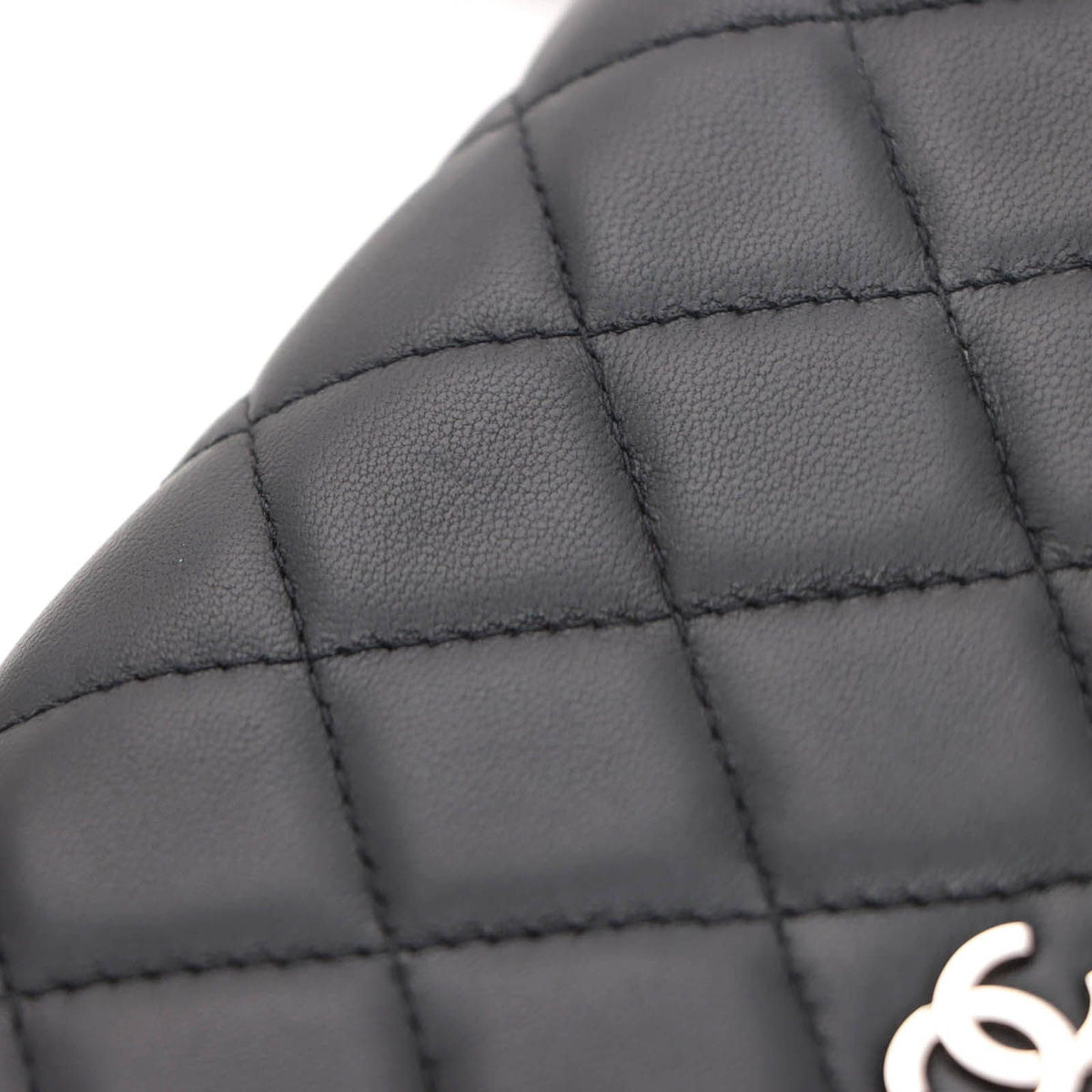 Chanel Quilted Chain Wallet Black Silver Lambskin Shoulder Bag — view 5