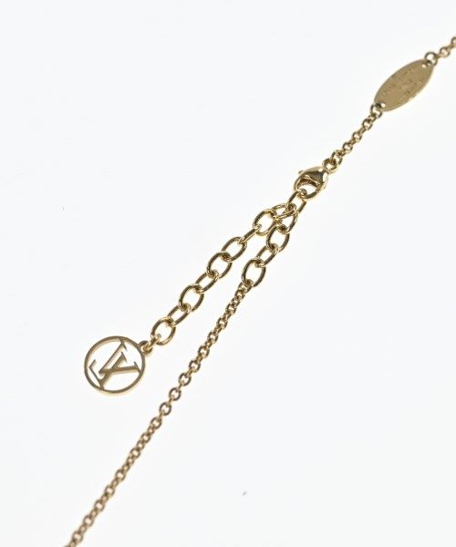 Louis Vuitton Essential V-neck Necklace — view 4