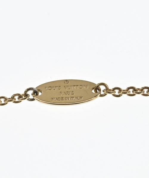 Louis Vuitton Essential V-neck Necklace — view 6