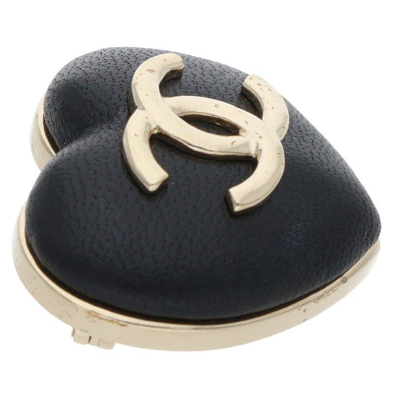 Chanel CC Logo Heart Brooch — view 3