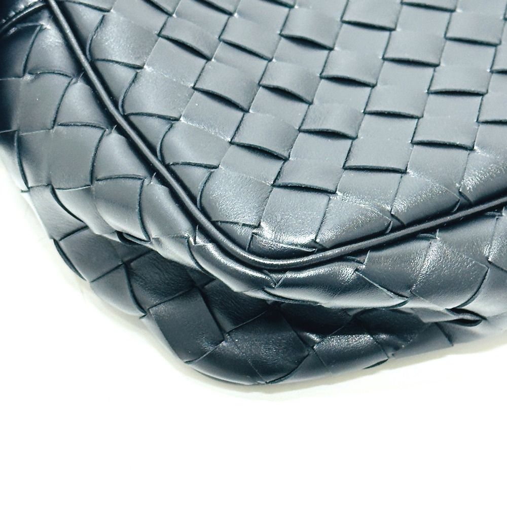 Bottega Veneta Shoulder Bag Intrecciato Leather Black — view 5