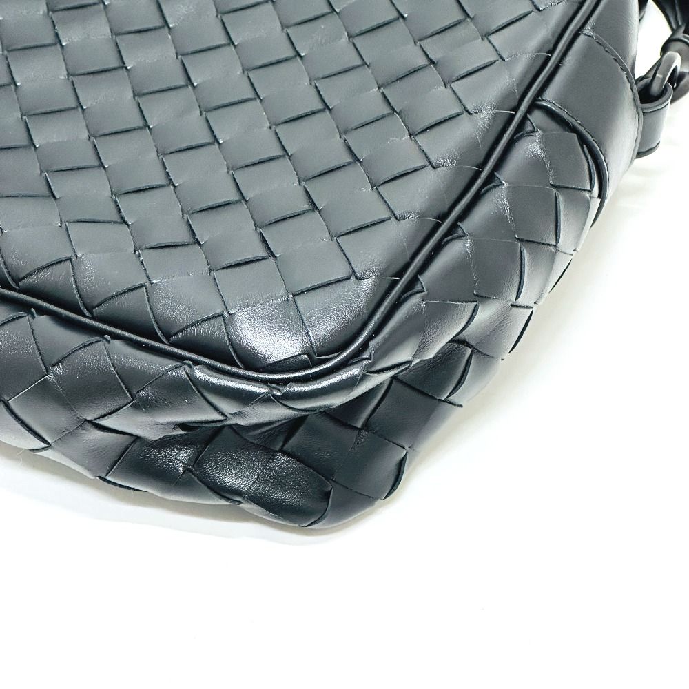 Bottega Veneta Shoulder Bag Intrecciato Leather Black — view 4