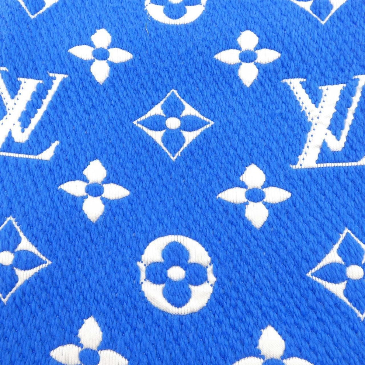 Louis Vuitton Logomania Scarf — view 4