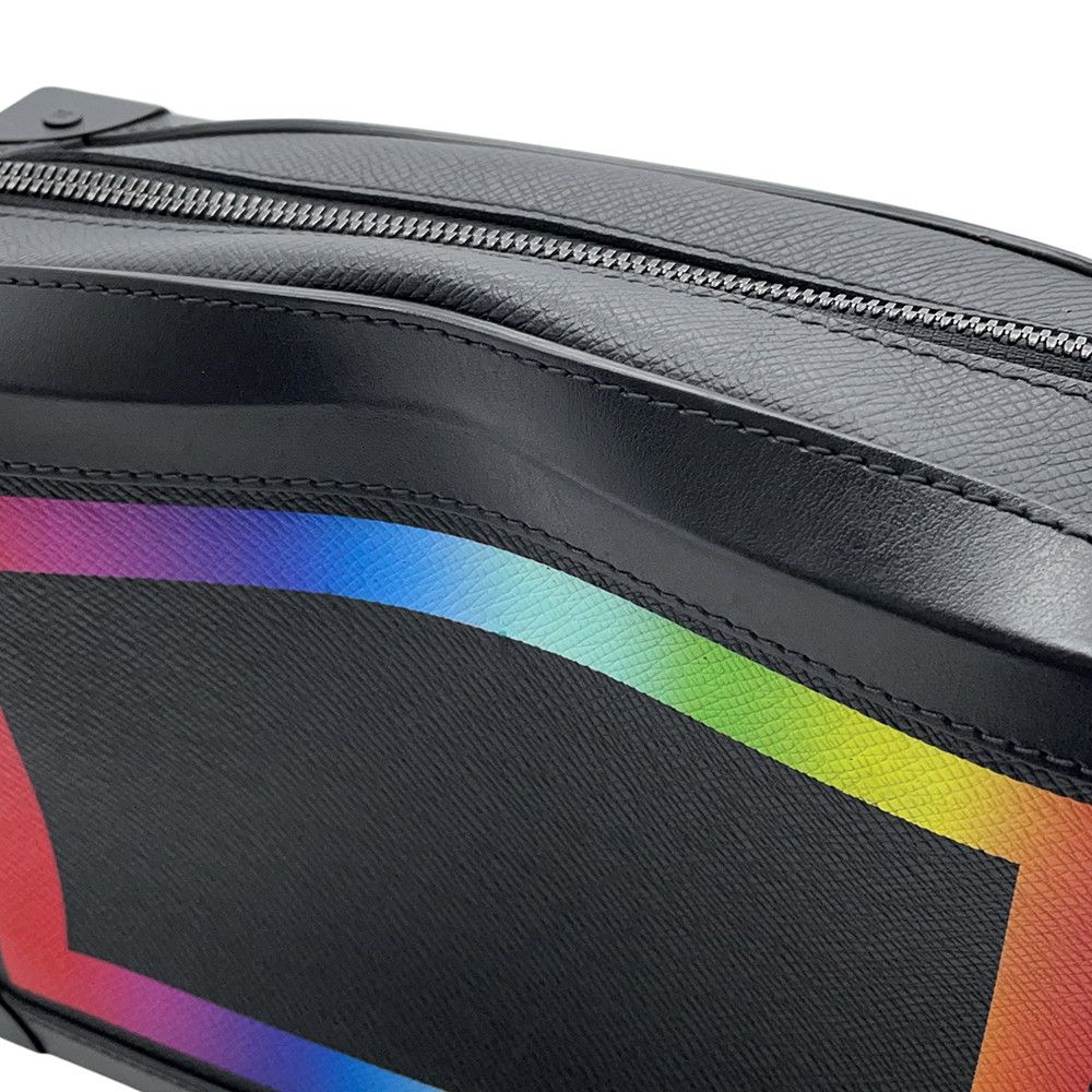 Louis Vuitton Shoulder Bag Taiga Soft Trunk Black — view 7