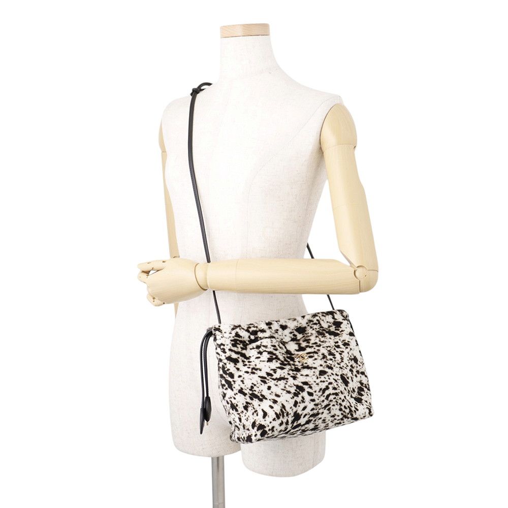Chanel Shoulder Bag Strap Clutch CC Logo Lambskin Shearling with Key Ring Black — view 5