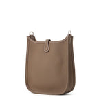 Hermes Shoulder Bag Evelyne TPM 1 Etoupe Silver Taurillon Clemence — view 2