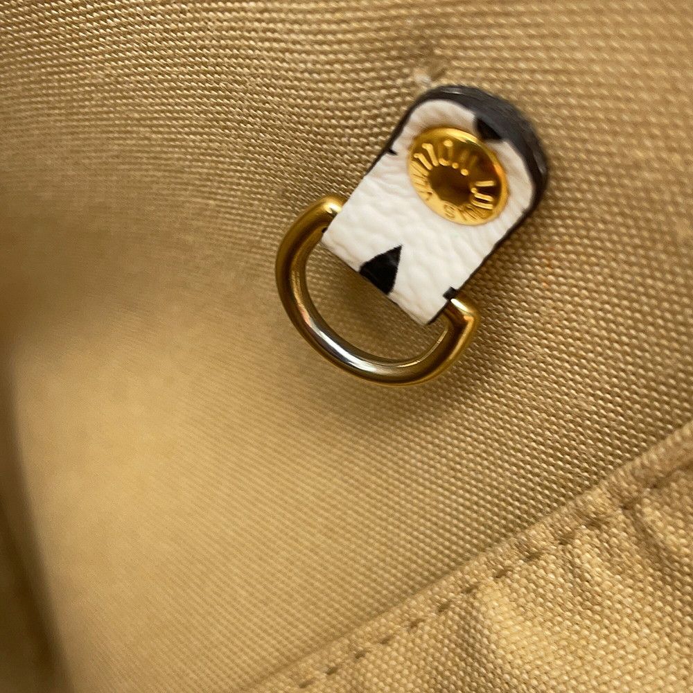 Louis Vuitton Tote Bag Monogram Giant Neverfull MM — view 8